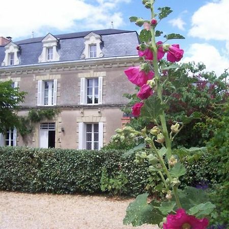 La Jariette Bed & Breakfast Airvault Exterior photo