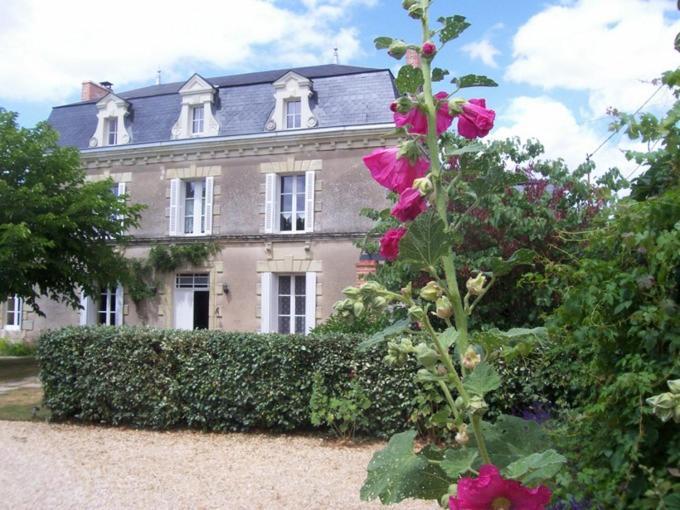 La Jariette Bed & Breakfast Airvault Exterior photo
