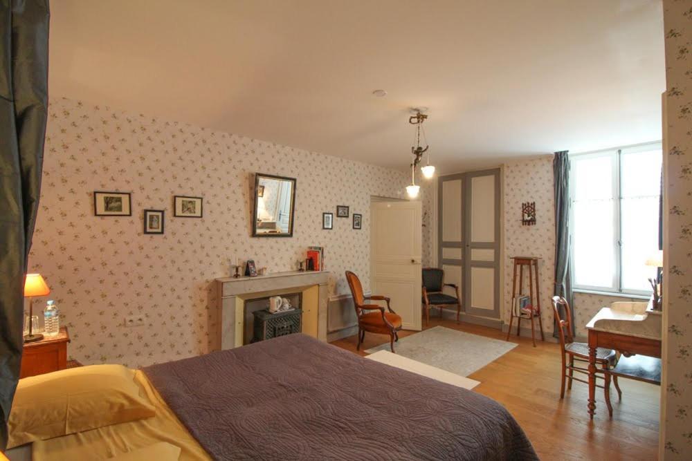 La Jariette Bed & Breakfast Airvault Exterior photo